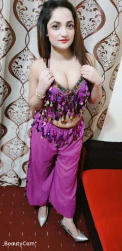 Zeni Hottie busty Girl in Muscat