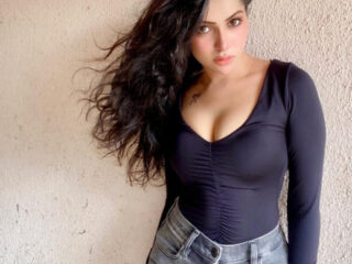 Try-me-once-Ruchi-and-you-ll-have-the-best-experience-Qatar-Escort1